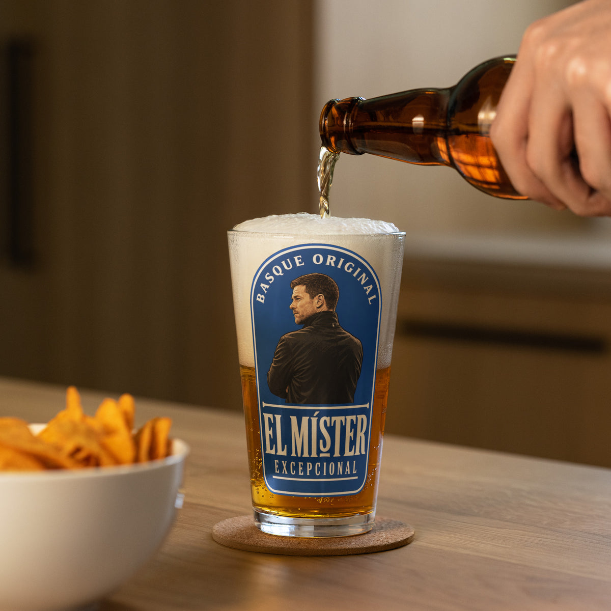 El Mister Alonso Pint Glass