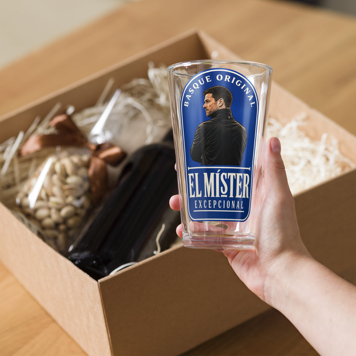 El Mister Alonso Pint Glass